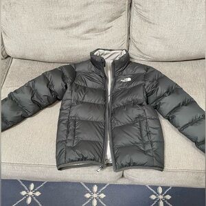 North Face 550 youth size Small 7/8 Reversible puffer jacket